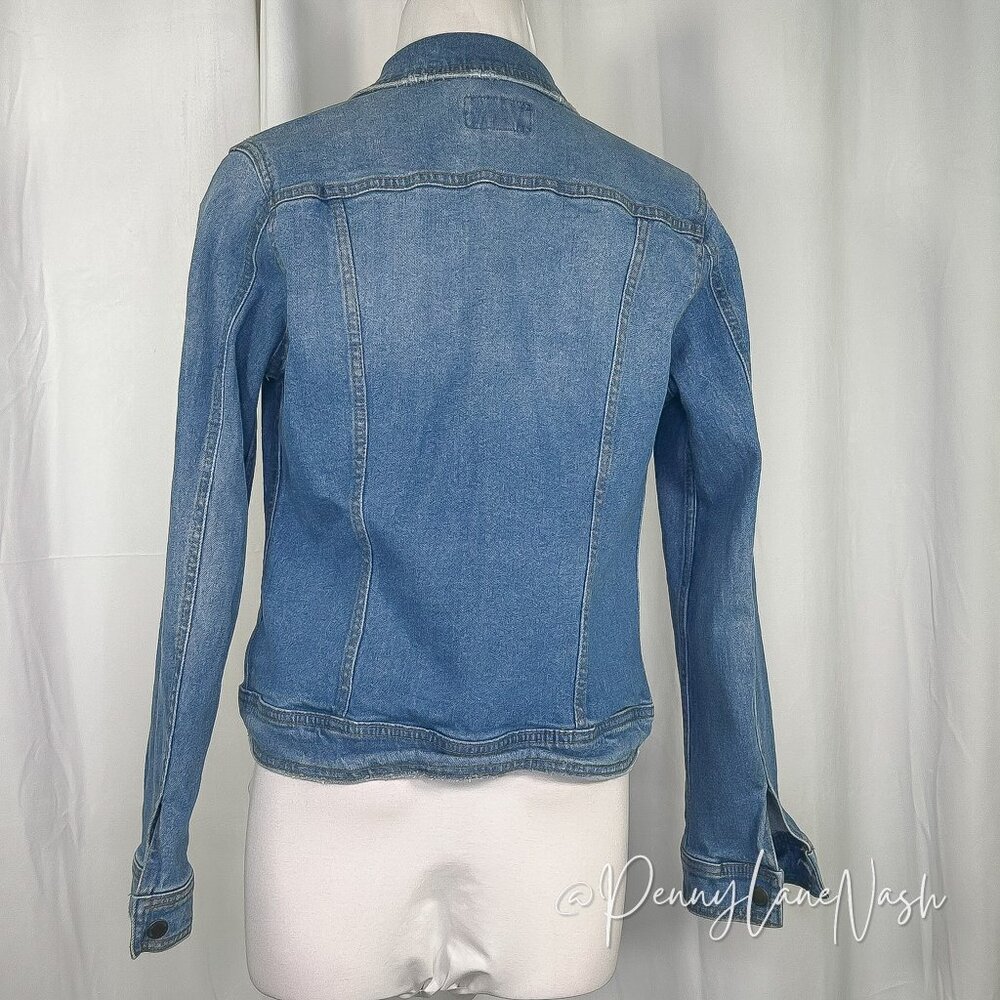 Universal Thread Women's Freeborn Denim Trucker Jacket Blue - Picture 11 of 14